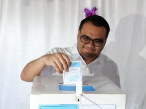 Aulia Rahman Basri Gunakan Hak Pilih di PSU Kutai Kartanegara
