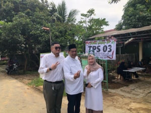 Awang Yacoub dan Keluarga Coblos di Tenggarong, Tegaskan Politik Tanpa Perpecahan