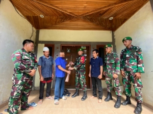 Warga Perbatasan Sukarela Serahkan Senjata Api Rakitan kepada Satgas Pamtas