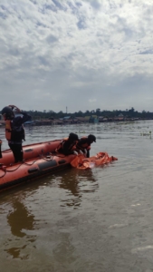 Tiga Hari Pencarian Berakhir Duka, Bocah 13 Tahun Ditemukan Tak Bernyawa di Sungai Mahakam