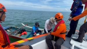 Kapal Mati Mesin, Tiga Pemancing di Balikpapan Dievakuasi Tim SAR