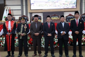 Resmi, Ahmad Yani Pimpin DPRD Kutai Kartanegara 