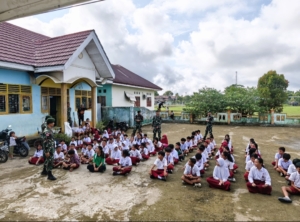 Tingkatkan Karakter Cinta Tanah Air, Satgas Pamtas Gelar Edukasi Kebangsaan