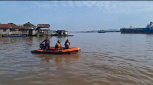 Tragedi di Sungai Mahakam: Klotok Tenggelam, Seorang Warga Belum Ditemukan