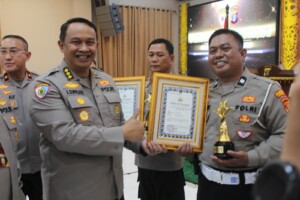 Aiptu Achmadi Raih Penghargaan Konten Edukasi Kamseltibcarlantas, Kapolresta Samarinda Syukur