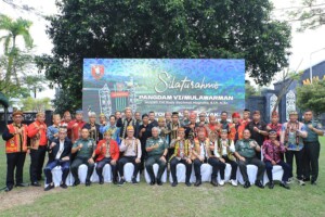 Pangdam VI/Mulawarman Silaturahmi dengan Tokoh Adat Dayak, Perkuat Sinergi dan Kebersamaan