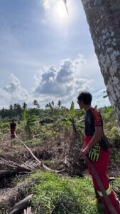 Lahan di Muara Jawa Terbakar, Tim Damkar Kukar Berhasil Padamkan Api dalam Tiga Jam