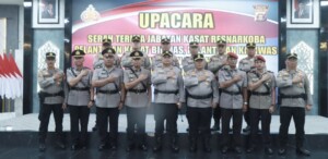 Polresta Samarinda Gelar Sertijab Kasat Resnarkoba, Binmas, Kasiwas, dan Kasi Humas