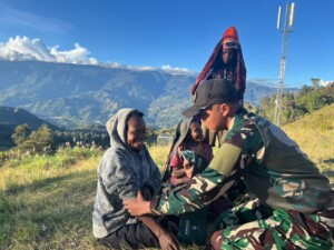 Satgas Yonif 614/RJP Gelar Layanan Kesehatan Gratis di Distrik Mokoni, Papua Pegunungan