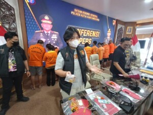 Polisi Ungkap Sindikat Perhiasan Lapis Perak, Tiga Tersangka Diamankan