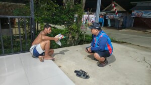 ODGJ Bingung Tak Tahu Jalan Pulang, Tim Damkarmatan Bergerak Cepat