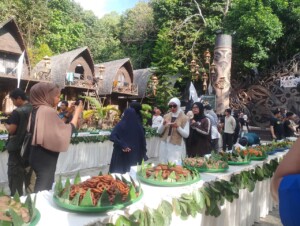 Kuliner Khas Kukar Temani Seniman Dunia di Lanjong Art Festival 2025