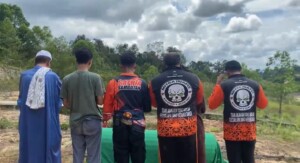 Sebatang Kara di Perantauan, Buruh Muda Samarinda Dimakamkan dengan Bantuan Polisi