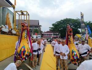 Ngulur Naga, Prosesi Sakral Erau yang Menghubungkan Kerajaan, Rakyat, dan Alam