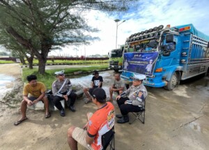 Lewat Program Polantas Menyapa, Satlantas Kukar Ajak Sopir Truk Tertib Berlalu Lintas