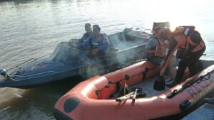 Diduga Terjatuh Saat Kapal Berlabuh, ABK TB SPAJ 032 Masih Dalam Pencarian Tim SAR Berau