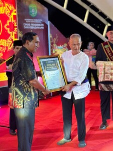 30 Tahun Mengabdi, Zairin Zain Persembahankan Anugerah Kebudayaan Untuk Lapas Tenggarong