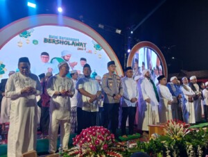 Doa, Shalawat, dan Keberkahan Menyatu di Kukar Bershalawat Jilid 4 Bersama Habib Syech Assegaf