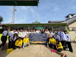 Tebar Kepedulian, Lapas Perempuan Tenggarong Bersihkan Tempat Ibadah dan Pemakaman Muslim