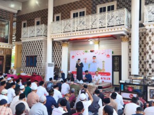 Ramadan Penuh Kebersamaan, Ahmad Yani Sambut Ribuan Warga di Kediamannya