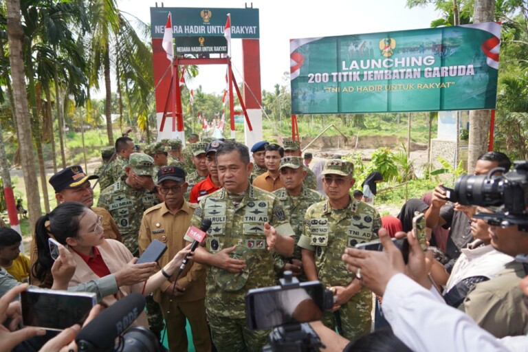 Percepat Infrastruktur Daerah, Presiden Resmikan Pembangunan Jembatan Bailey