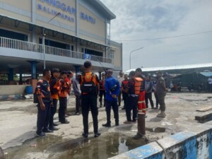 Diterjang Cuaca Buruk, Pemancing Dilaporkan Jatuh dari Kapal di Laut Balikpapan