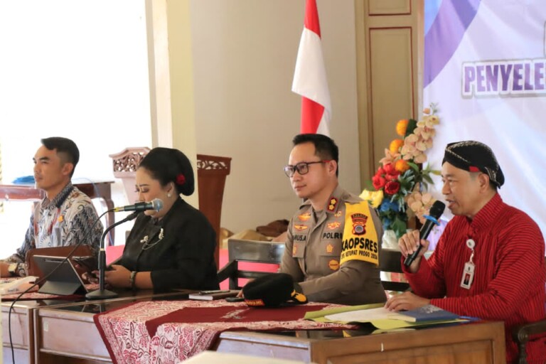 Kapolres Gunungkidul Ajak Lurah Jadi Pengayom Masyarakat dan Hindari Masalah Hukum